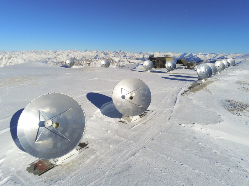 Un nouveau réseau d'antennes radio de très haute précision pour la recherche astronomique NOEMA12antennas.8-IRAM-J.Boissier-itok-U8ymV4r1