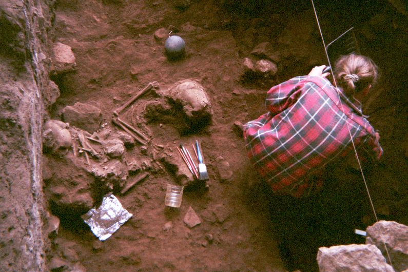 La découverte de corps d’enfants préhistoriques remet en question les origines de l’Homme en Afrique ! (vidéo) Par Yann Contegat Csm_20200122_adn-principale_defa54016d